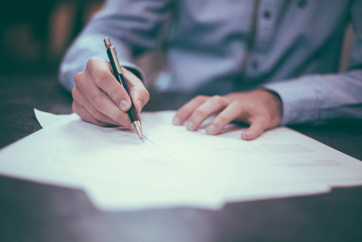 Processos cartorários e documentação imobiliária