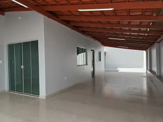 ALUGA-SE: Casa com 3 Quartos e Excelente Espaço no Jardim Glória 2 - foto 3