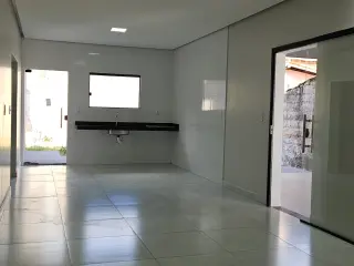 Excelente Casa com Acabamento Moderno no Bairro Bom Jardim - foto 8