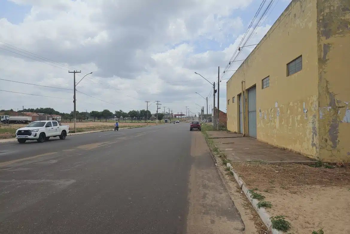 Aluga-se Galpão em  Açailândia MA Residencial Tropical –  500m²