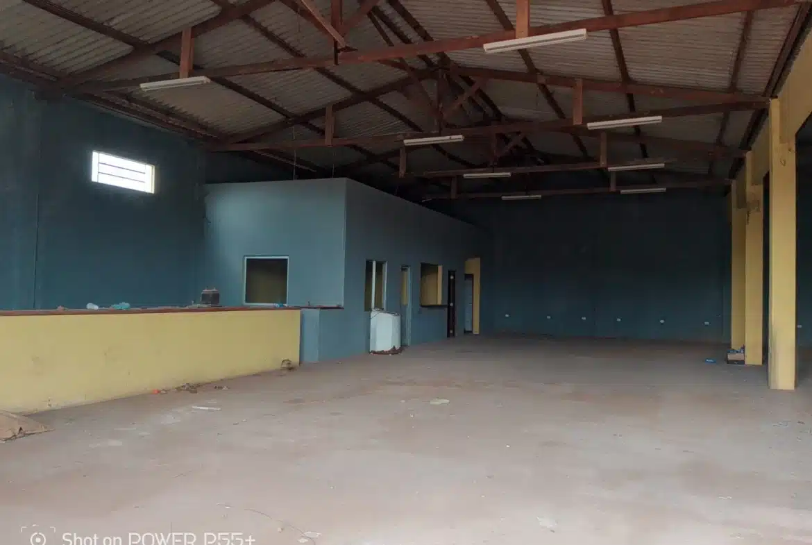 Aluga-se Galpão em  Açailândia MA Residencial Tropical –  500m²
