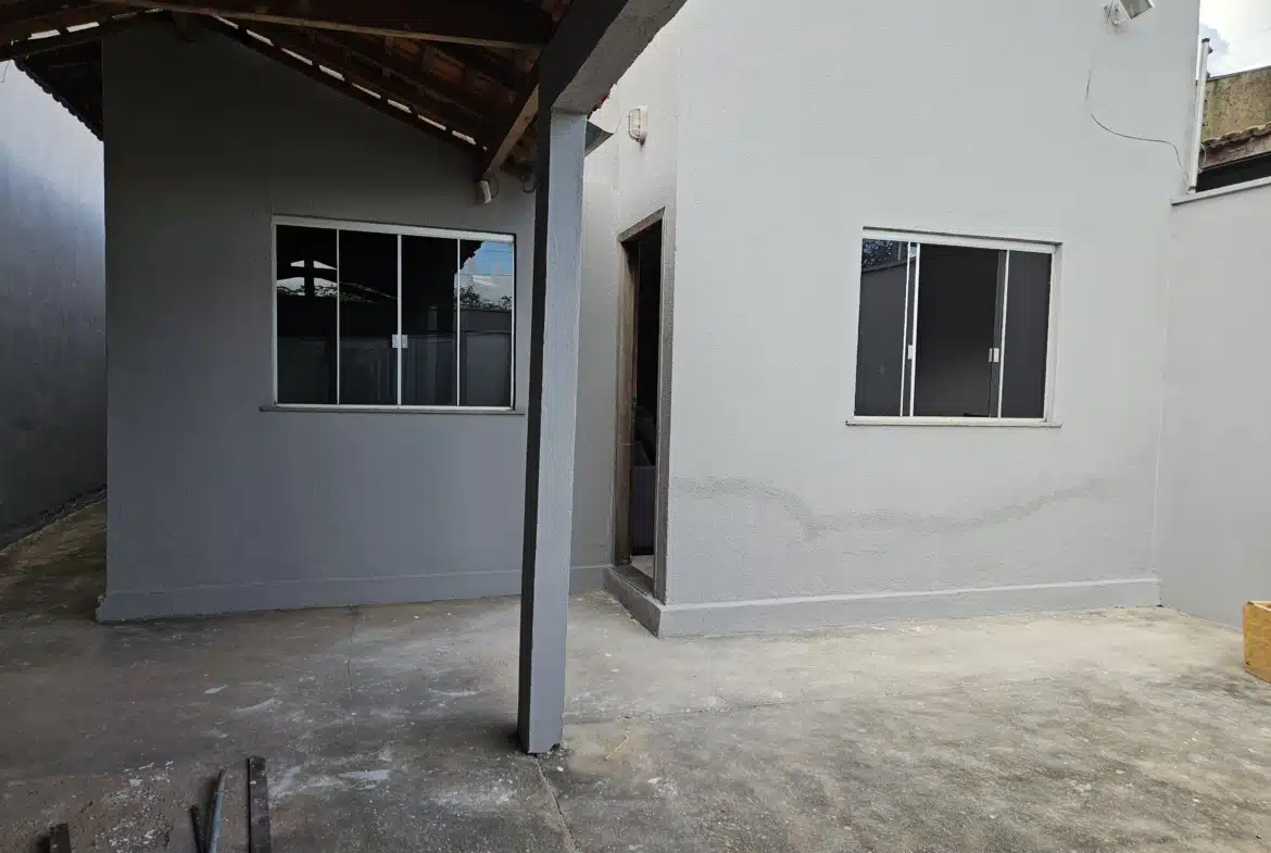 Casa com Cozinha Planejada e Ampla Área de Garagem no Parque das Nações