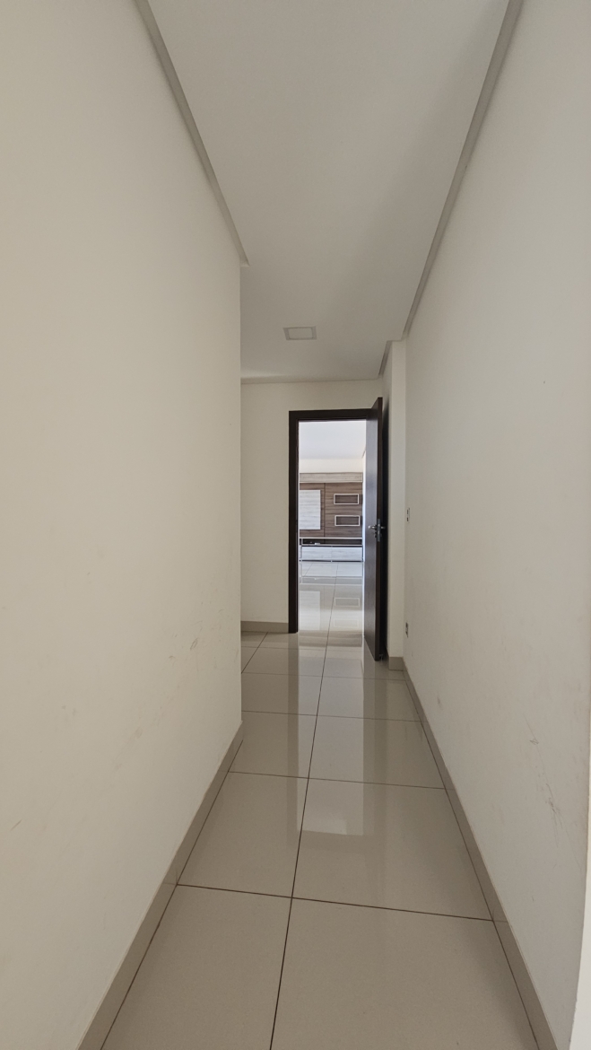 ALUGA-SE: Amplo Apartamento Mobiliado com 3 Suítes no Edifício Renoir