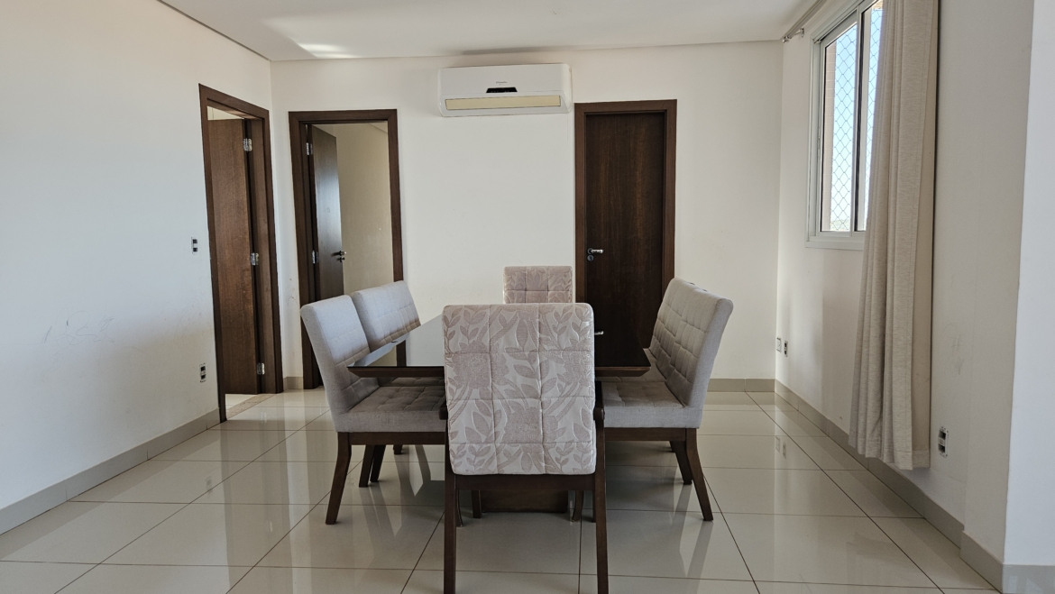 ALUGA-SE: Amplo Apartamento Mobiliado com 3 Suítes no Edifício Renoir