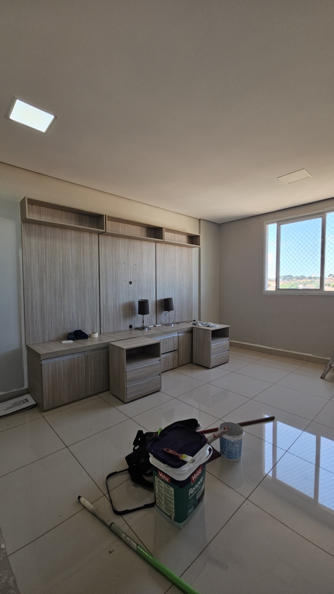 ALUGA-SE: Amplo Apartamento Mobiliado com 3 Suítes no Edifício Renoir