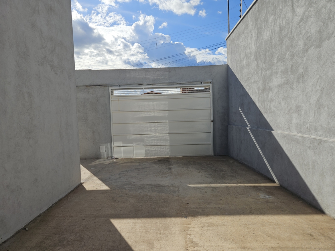 Casa Moderna com 2 Quartos e Suíte na Vila São Francisco